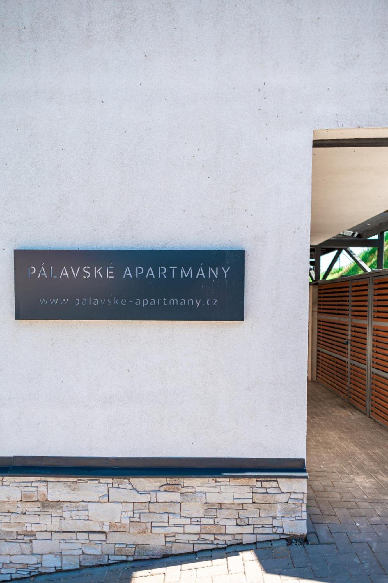 Palavske Apartmany Original Pavlov Bagian luar foto